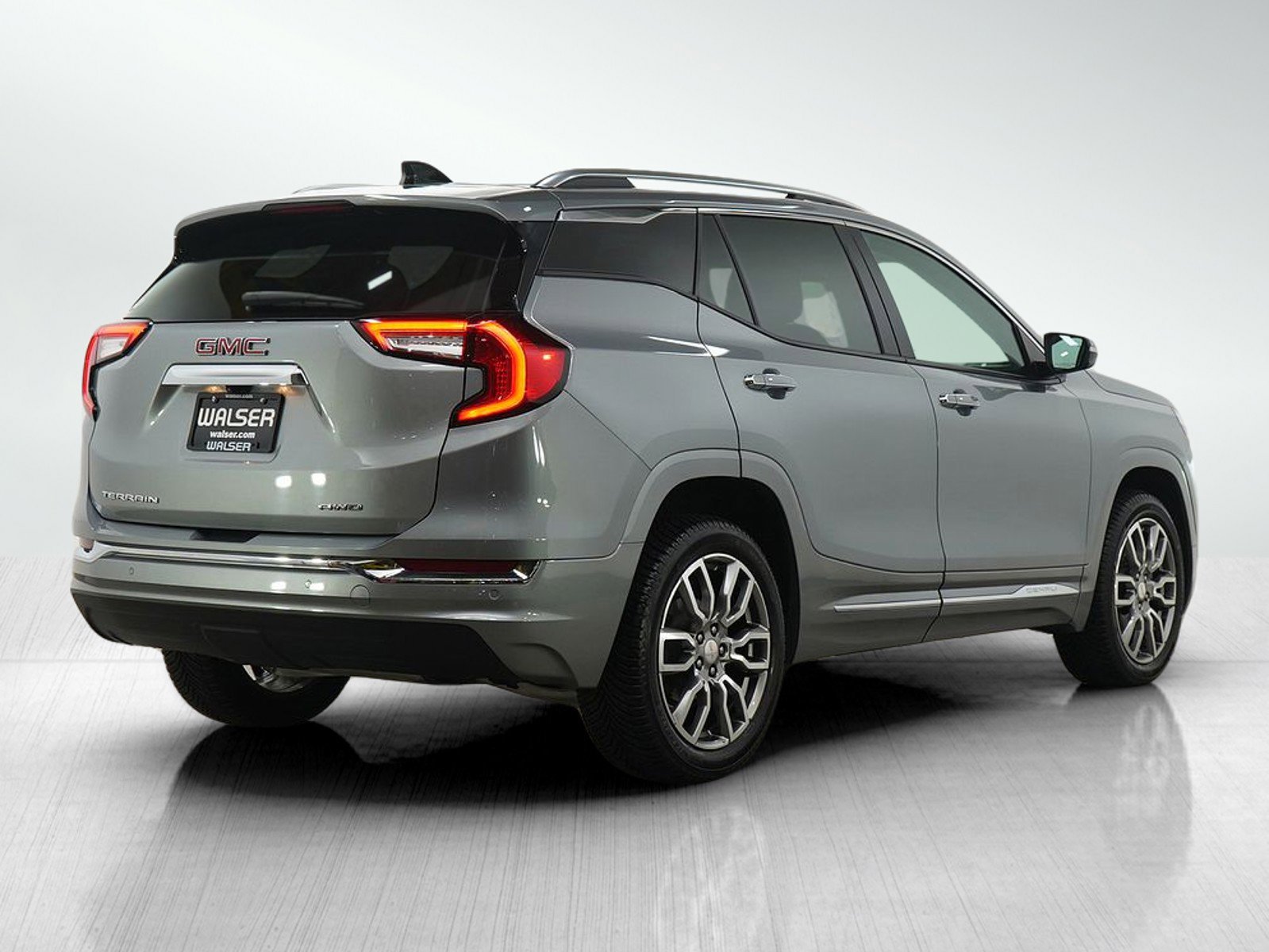 Used 2023 GMC Terrain Denali AWD/4WD image 5