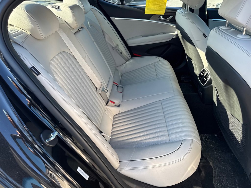 Used 2025 Genesis G70 2.5T w/ Sport Prestige Package image 15