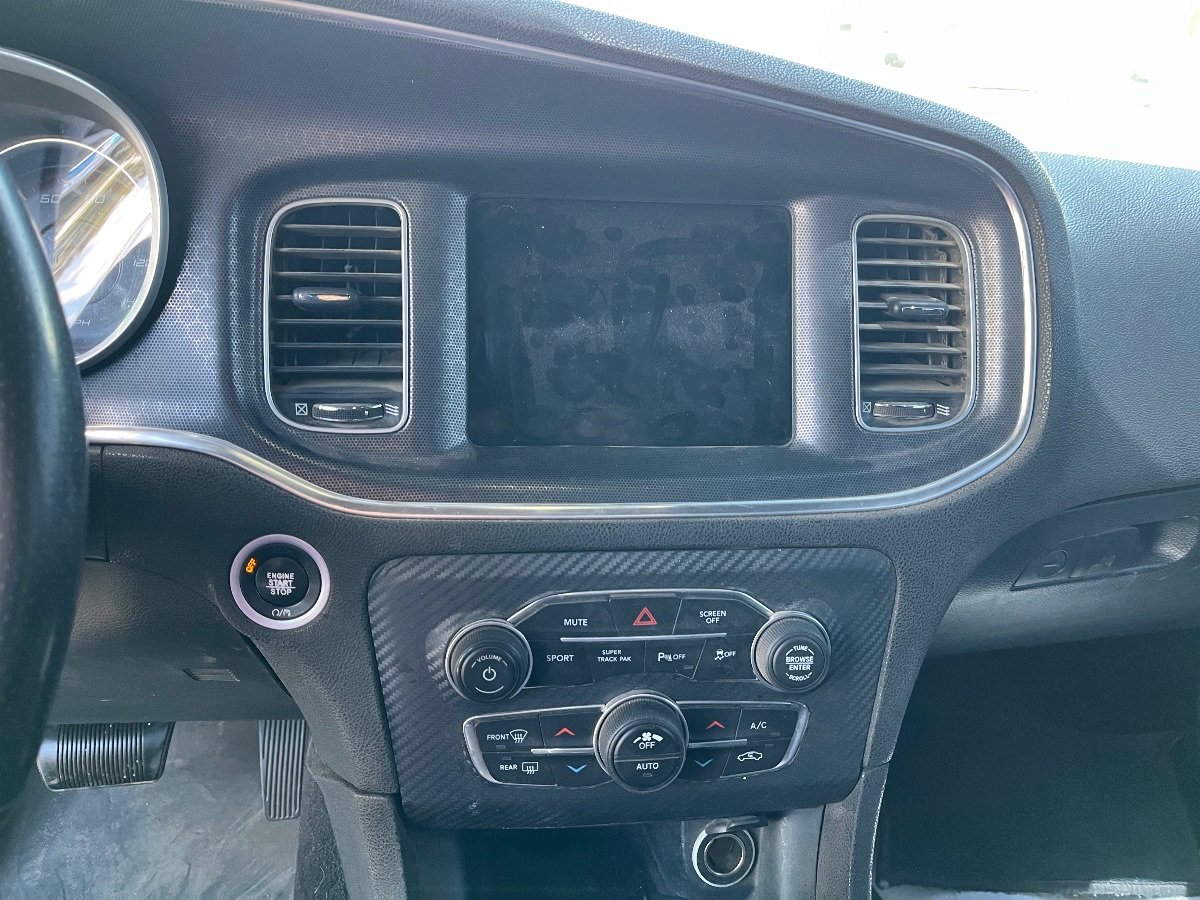 Used 2018 Dodge Charger SXT Plus w/ Beats Audio Group RWD image 9