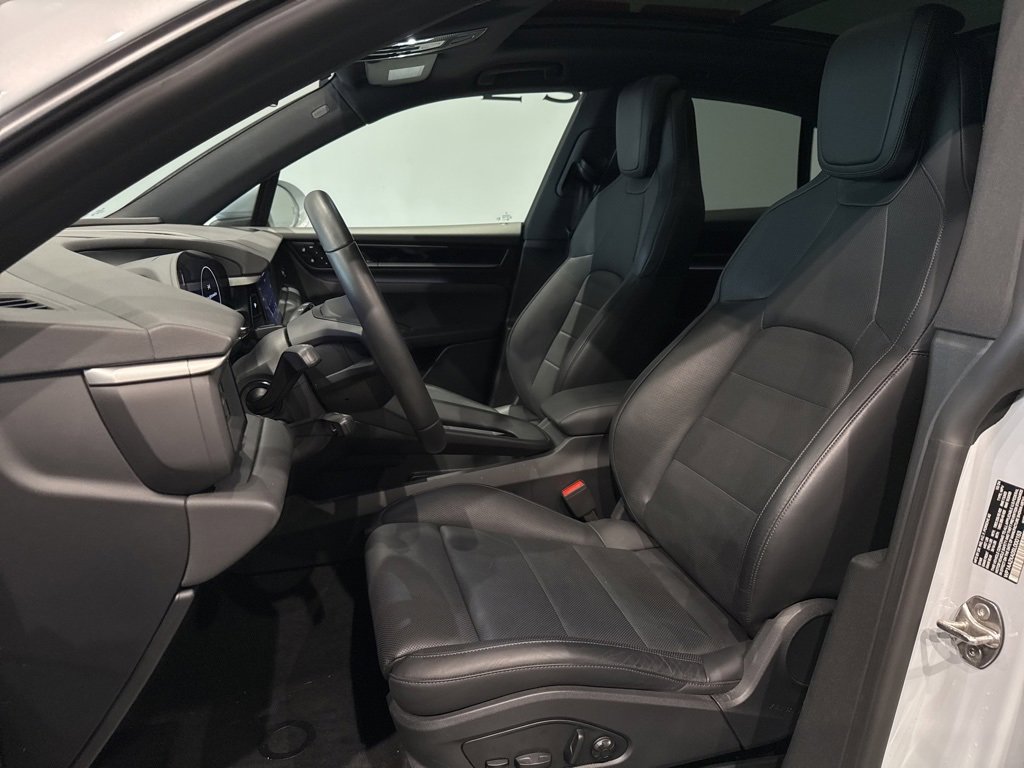Used 2025 Porsche Macan 4 Electric image 15