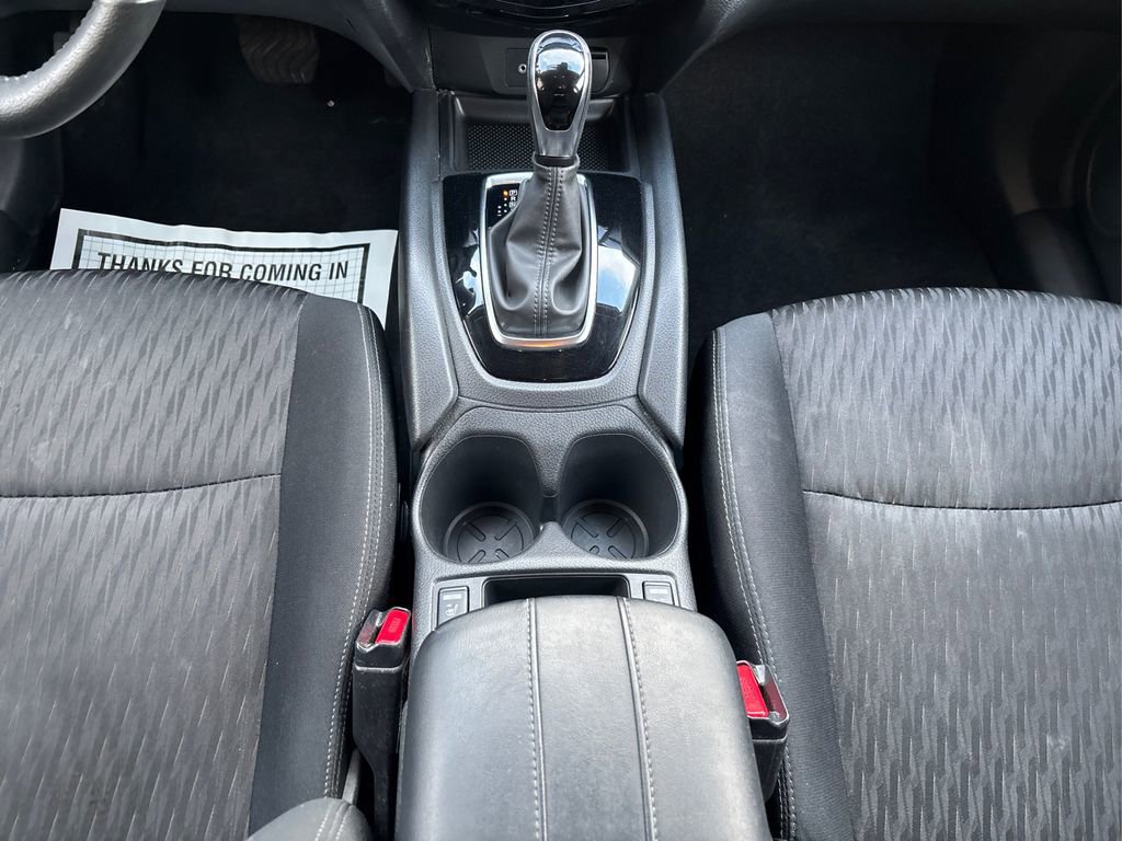 Used 2019 Nissan Rogue SV image 21