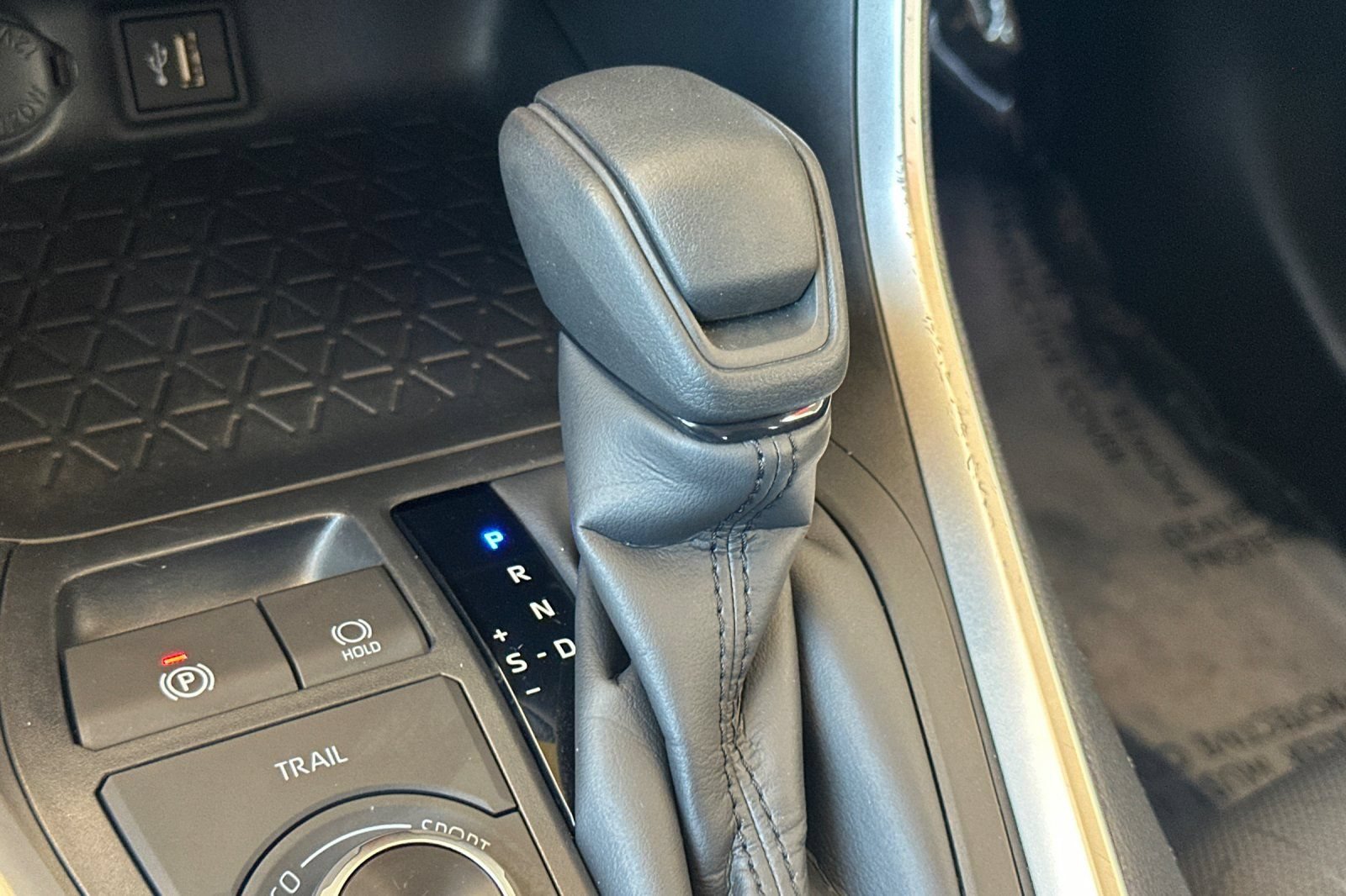 Used 2025 Toyota RAV4 XLE AWD/4WD image 24
