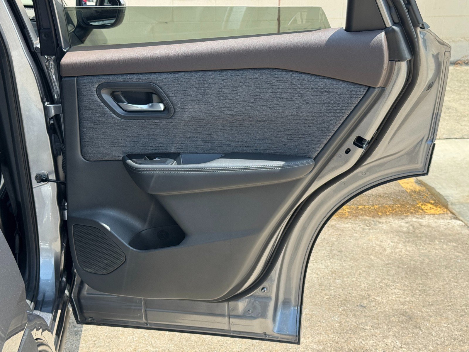 Used 2022 Nissan Rogue SV FWD image 38