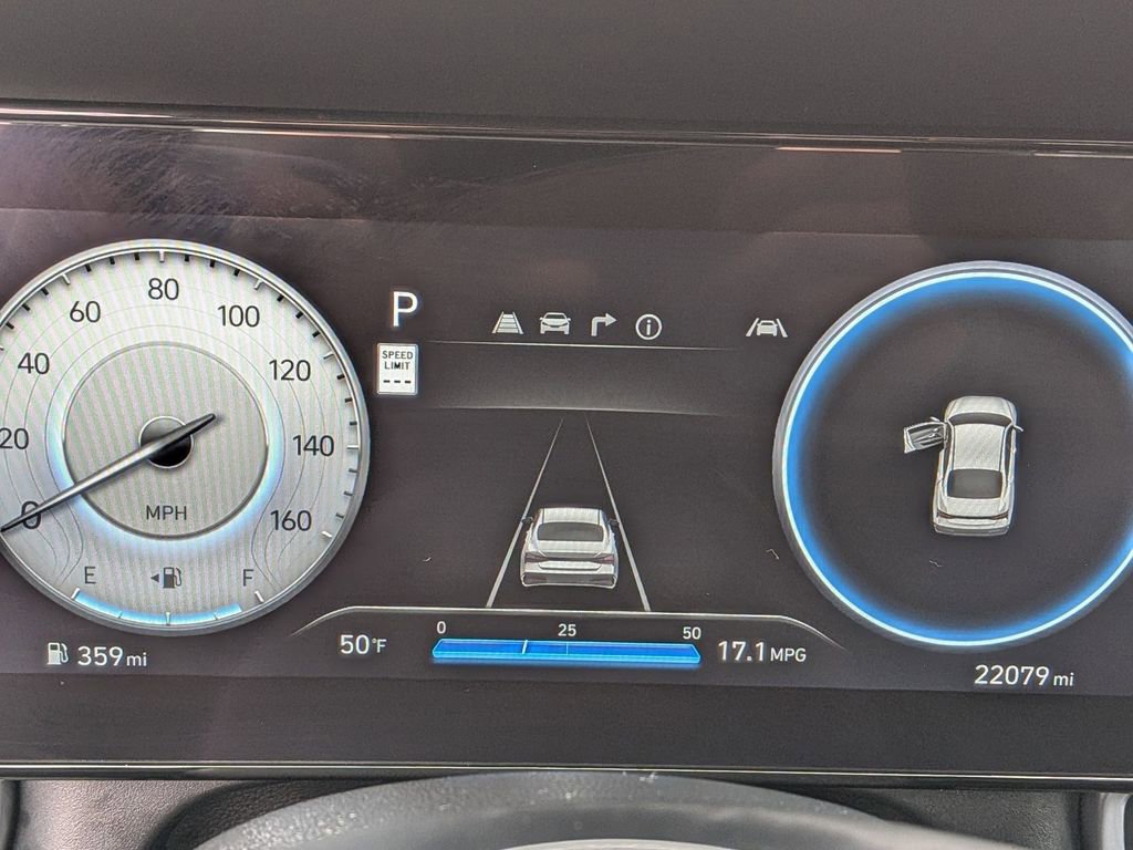 Used 2025 Hyundai Elantra SEL FWD image 13