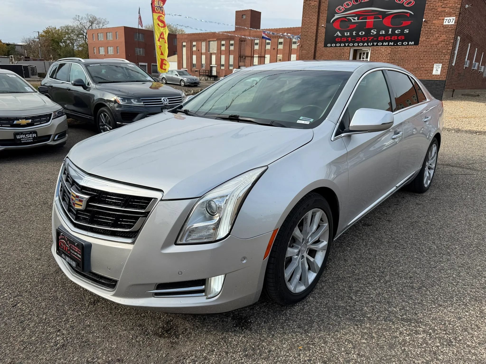 Used 2017 Cadillac XTS Luxury FWD image 2