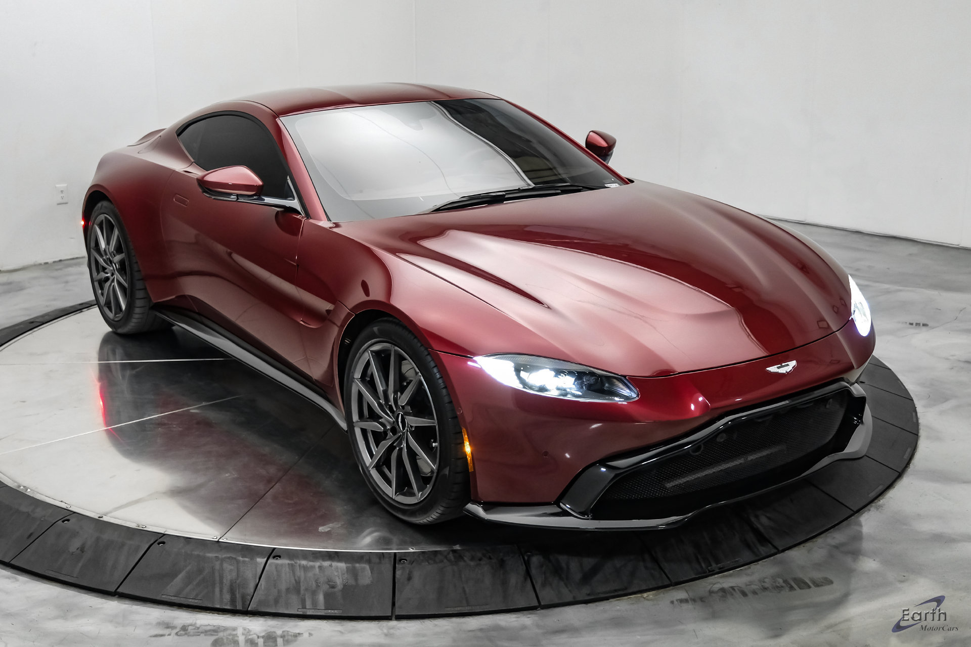 Used 2020 Aston Martin V8 Vantage Coupe RWD image 30