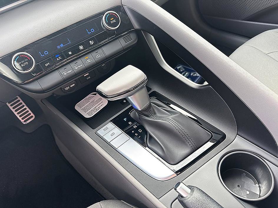 New 2026 Hyundai Elantra Sport FWD image 12