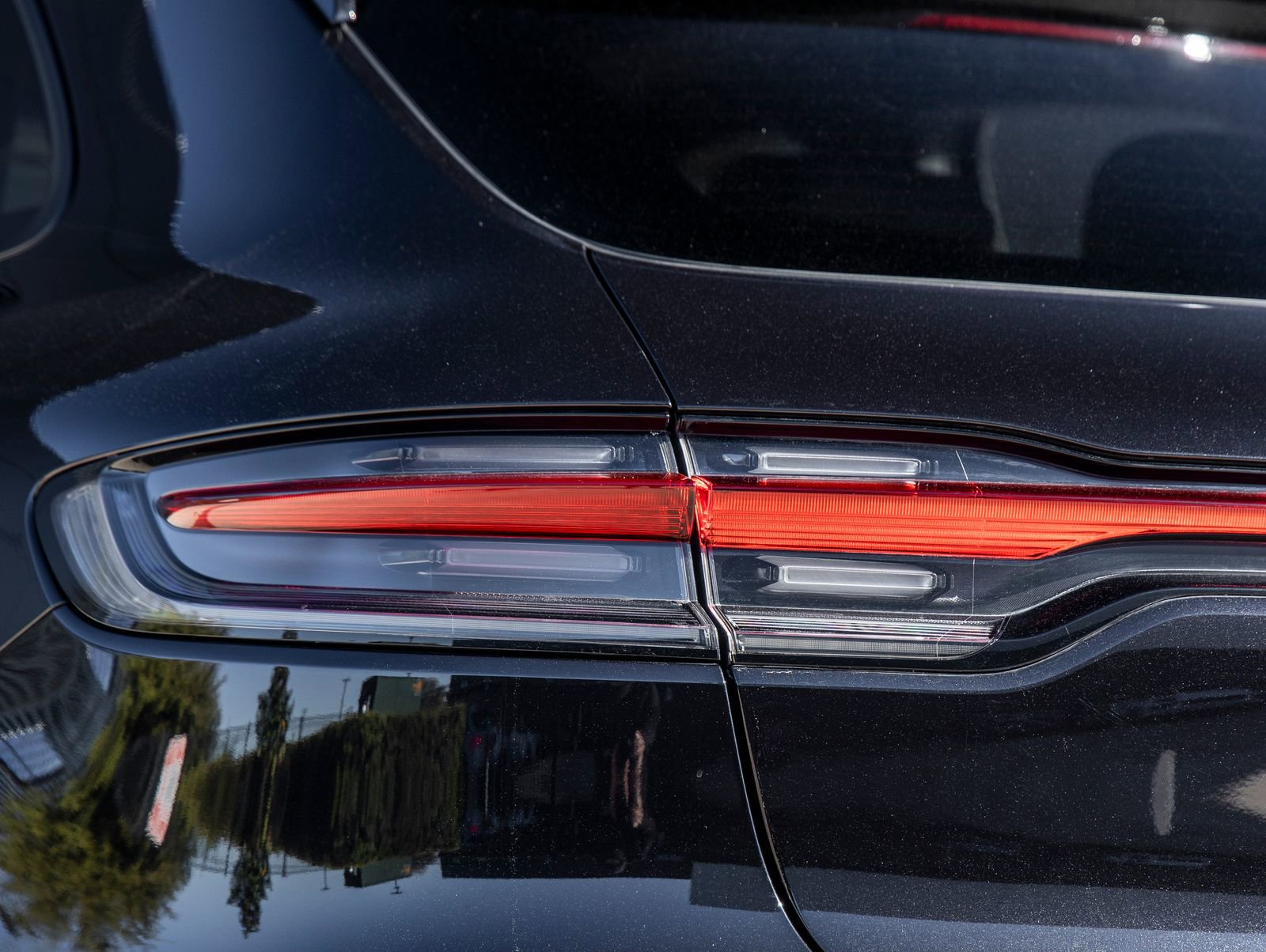 Certified 2023 Porsche Macan image 13