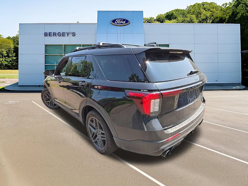 Certified 2025 Ford Explorer ST AWD/4WD image 4