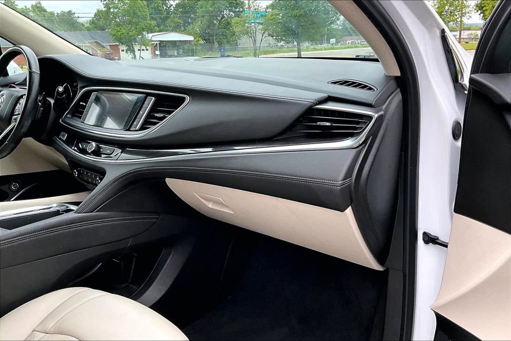 Used 2023 Buick Enclave Essence FWD image 11