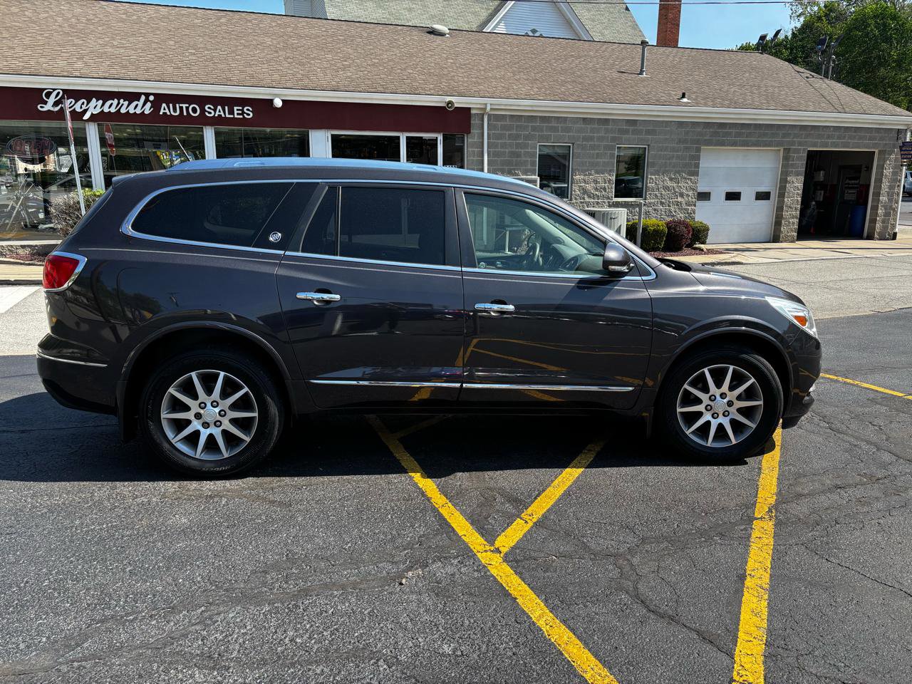 Used 2017 Buick Enclave Leather AWD/4WD image 8