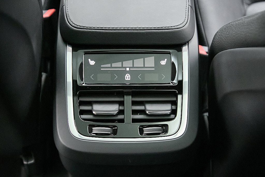 Certified 2023 Volvo XC90 B5 Plus w/ Protection Package Premier image 29