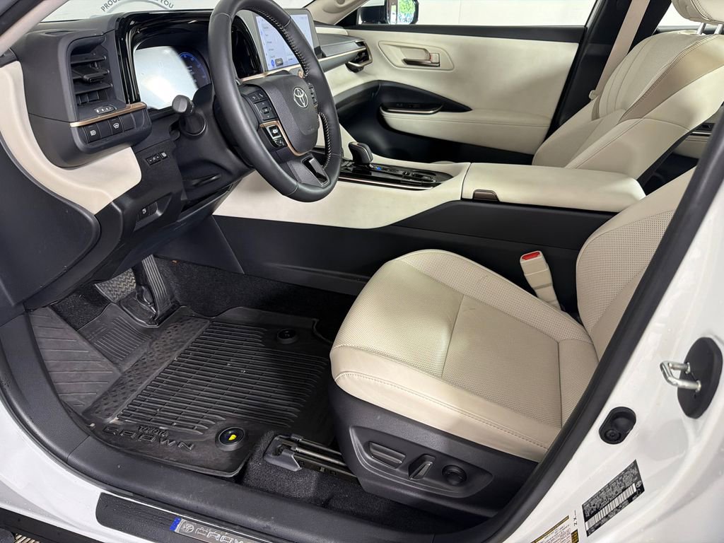 Used 2024 Toyota Crown Limited w/ Advanced Technology Package AWD/4WD image 10