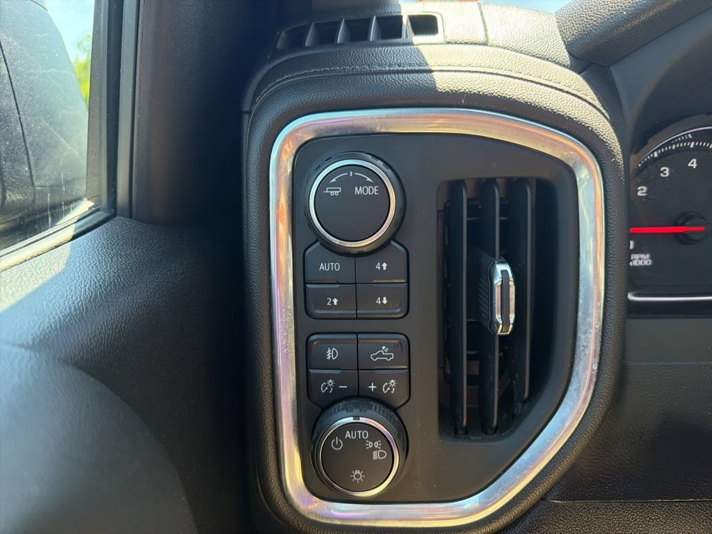 Used 2022 Chevrolet Silverado 1500 RST w/ Redline Edition AWD/4WD image 23