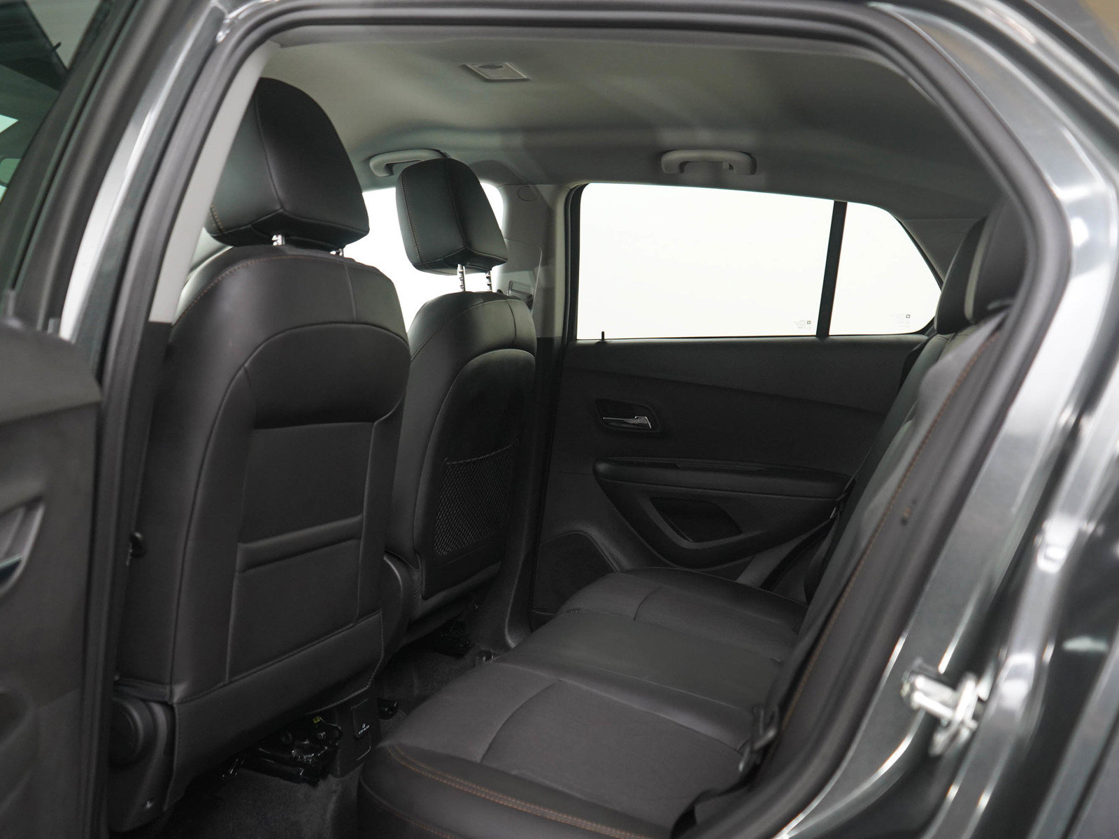 Used 2020 Chevrolet Trax LT w/ LT Convenience Package AWD/4WD image 17