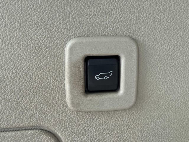 Used 2017 Lincoln Navigator L Select image 15