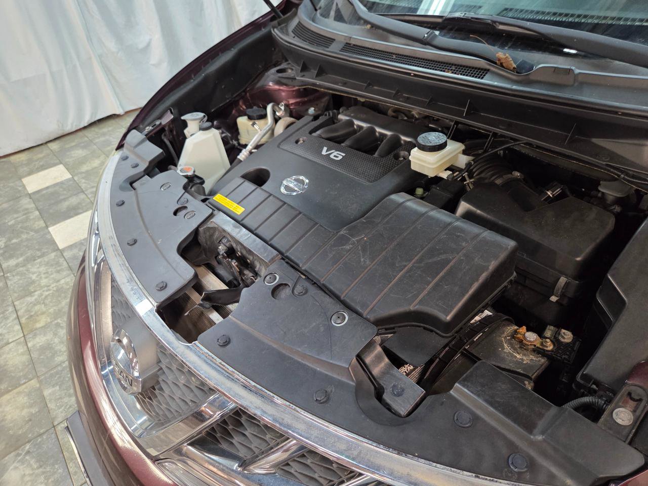 Used 2014 Nissan Murano CrossCabriolet w/ Navigation Package AWD/4WD image 23