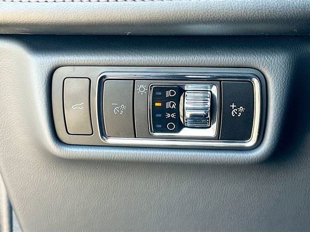 Used 2023 Lincoln Aviator 2WD w/ Premium Package image 10