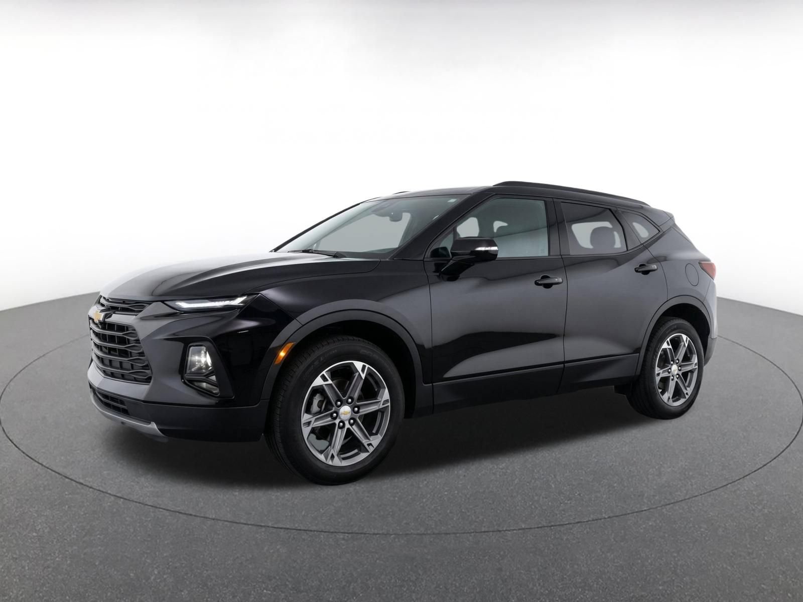 Used 2025 Chevrolet Blazer LT FWD image 3