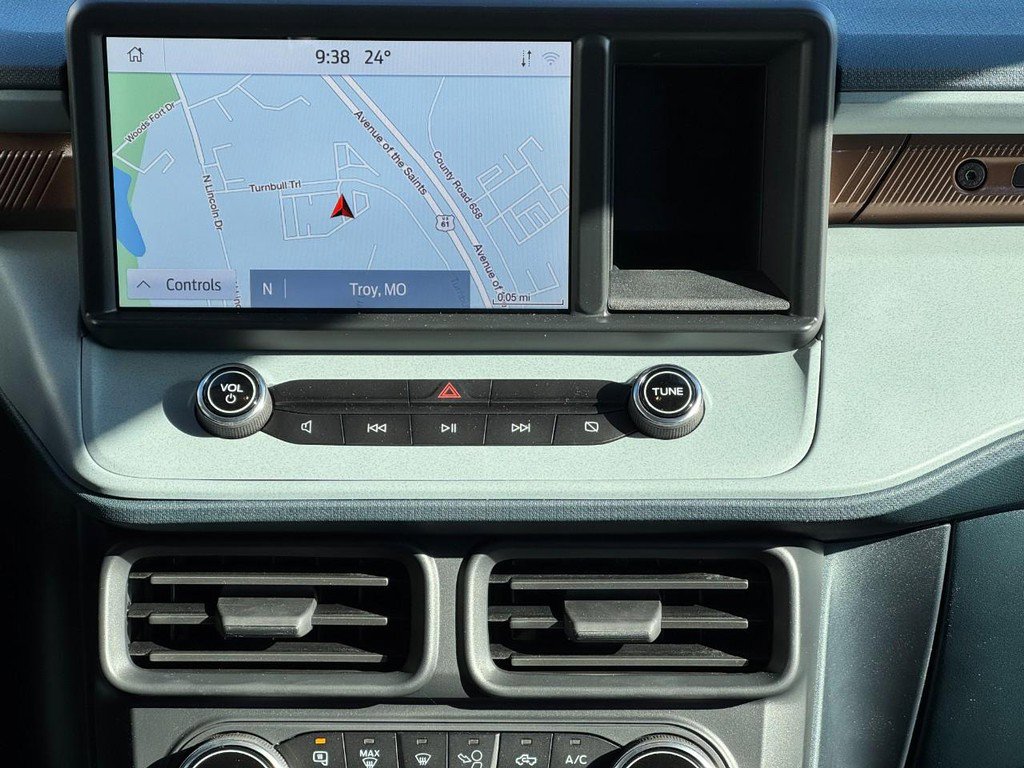 Used 2024 Ford Maverick Lariat image 16