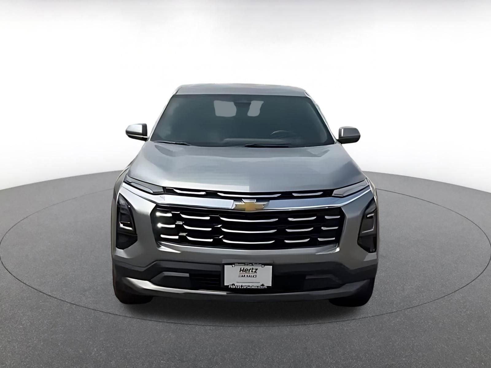 Used 2025 Chevrolet Equinox LT AWD/4WD image 3