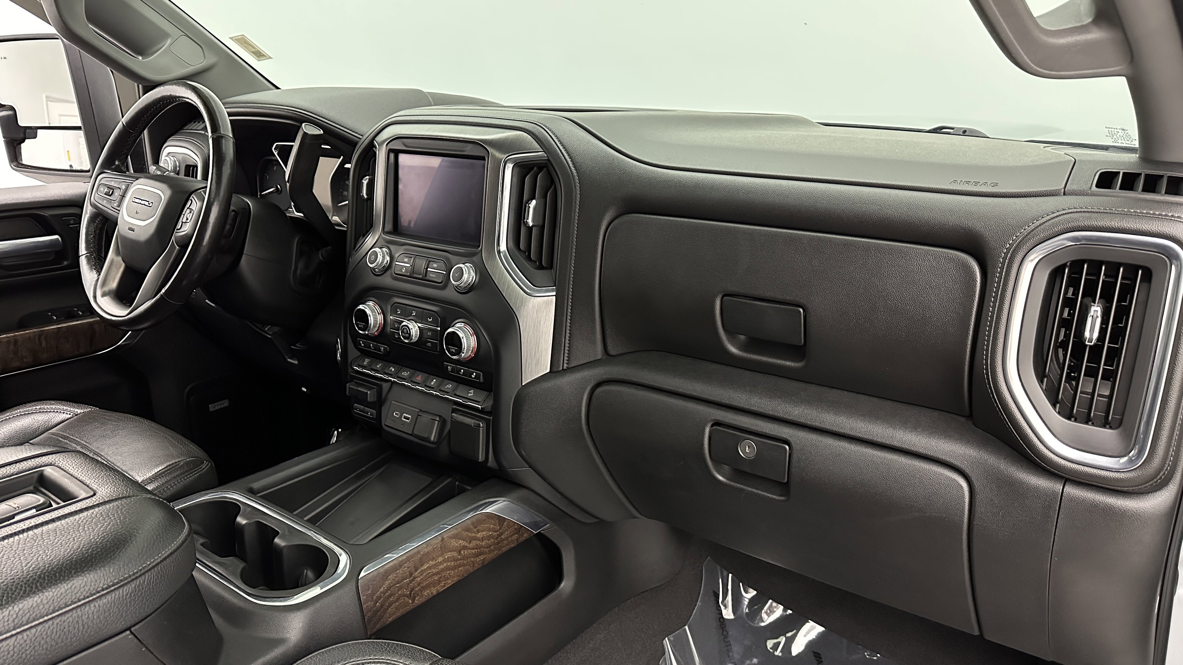 Used 2020 GMC Sierra 3500 Denali w/ Denali Ultimate Package AWD/4WD image 38
