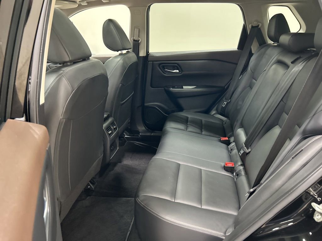 Used 2023 Nissan Rogue SL image 30