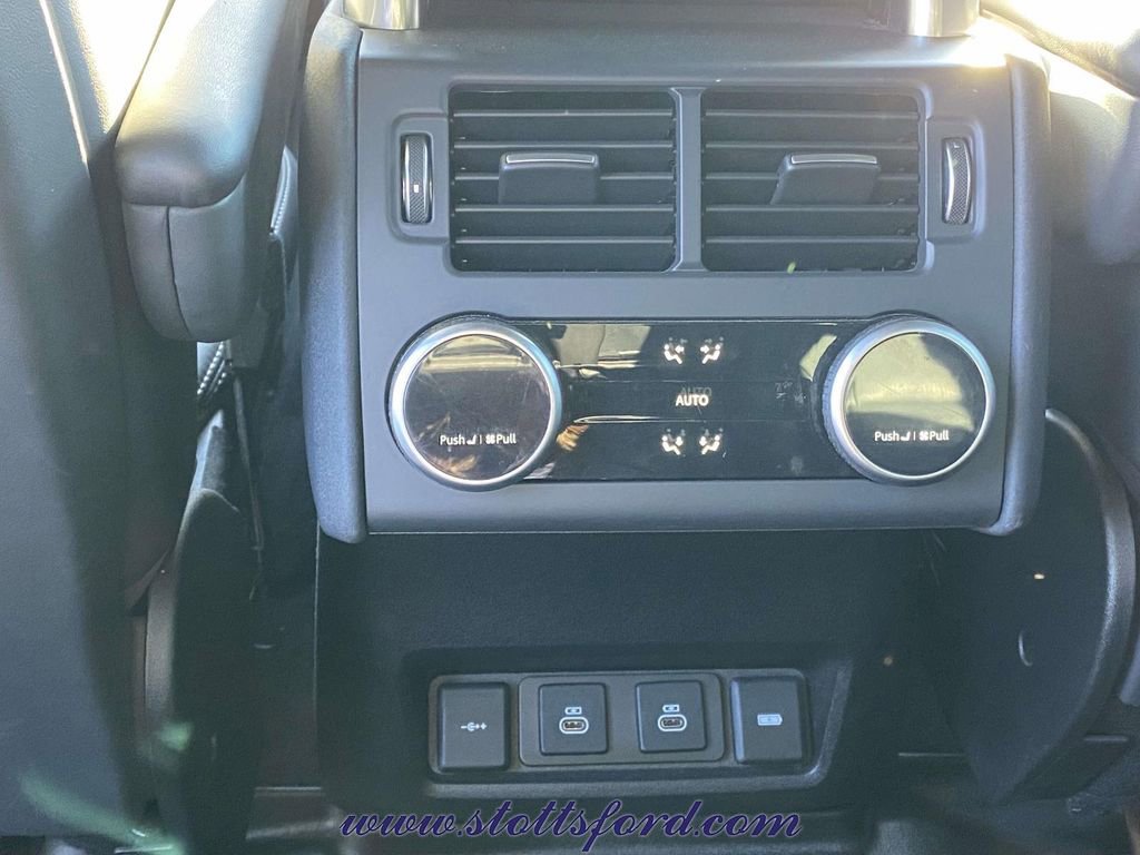 Used 2022 Land Rover Discovery HSE R-Dynamic image 12