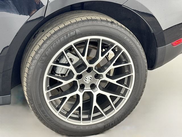 Used 2018 Porsche Macan S image 38