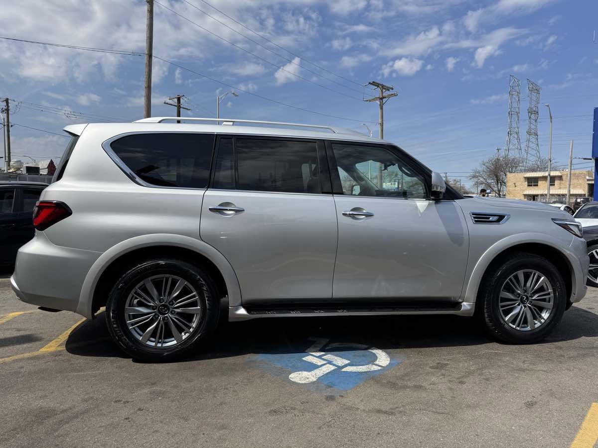 Used 2021 INFINITI QX80 Luxe image 4