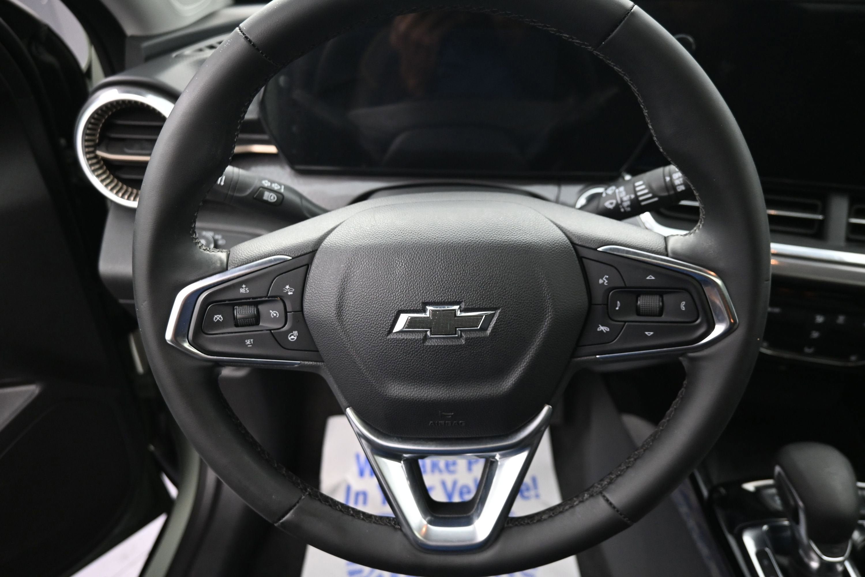Used 2024 Chevrolet Trax ACTIV w/ Sunroof Package FWD image 11