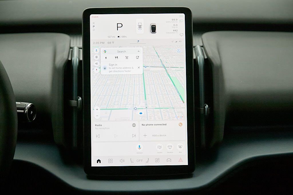 Certified 2025 Volvo EX30 Ultra w/ Climate Package image 27