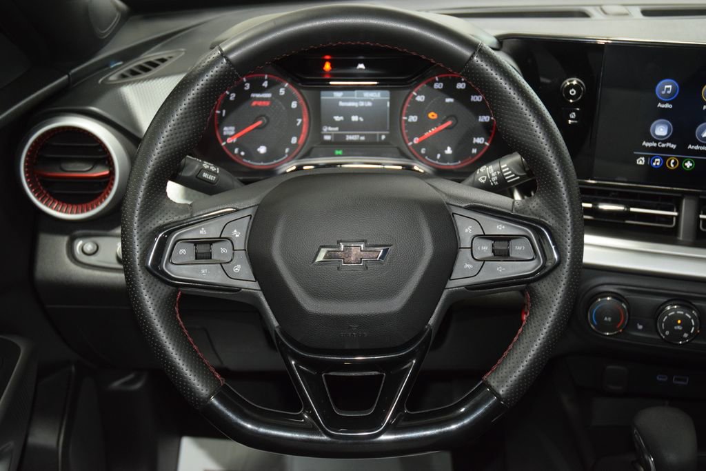 Used 2024 Chevrolet Trax RS FWD image 34