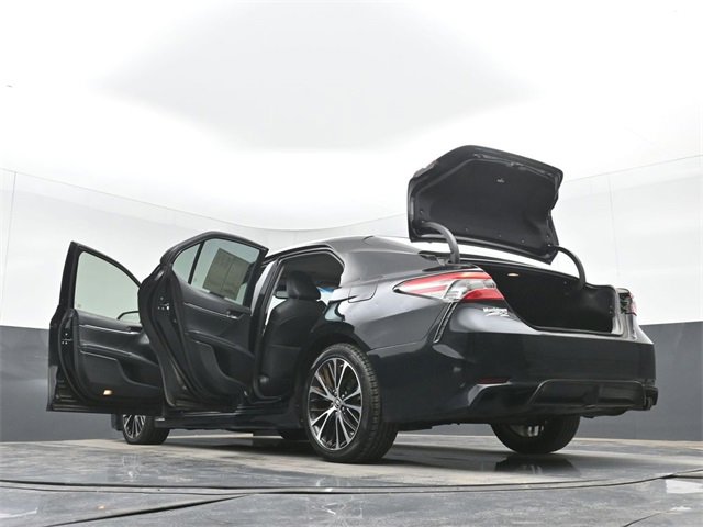 Used 2018 Toyota Camry L image 53