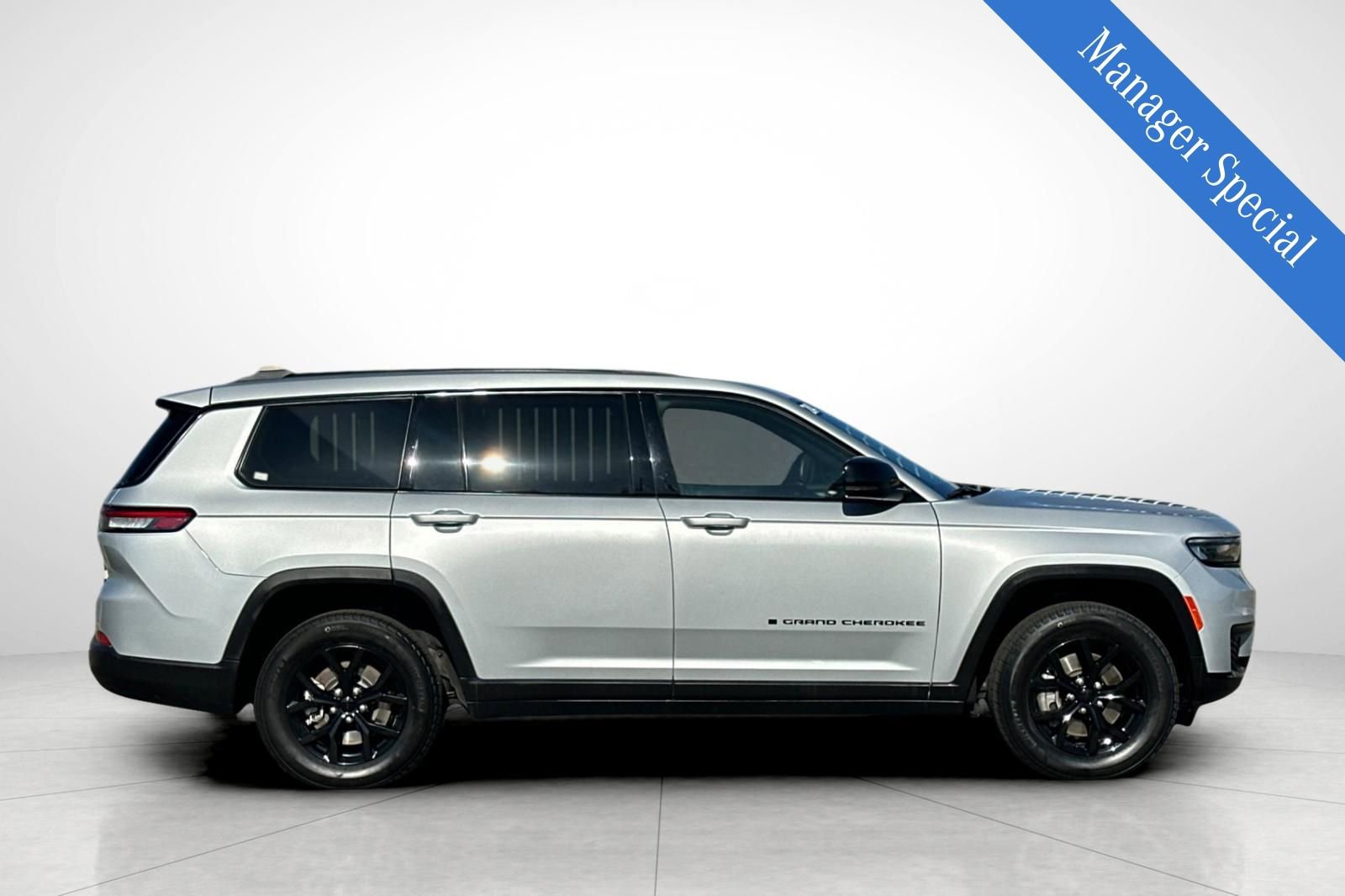 Used 2024 Jeep Grand Cherokee L Laredo image 28