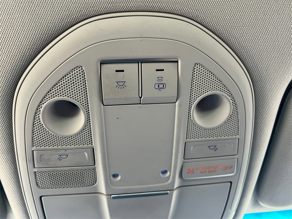 Used 2021 Genesis G70 2.0T image 27