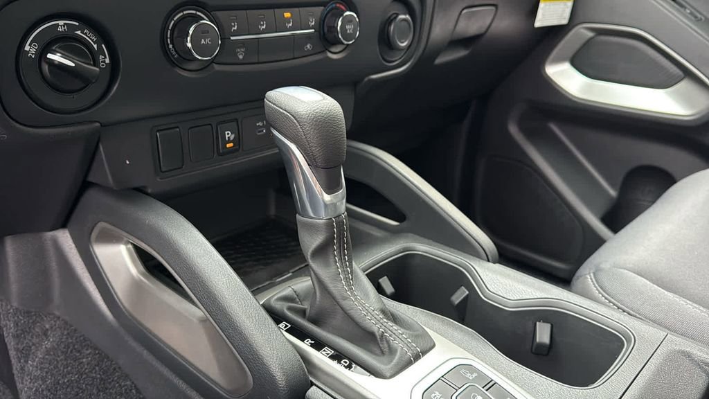 Certified 2026 Nissan Frontier SV w/ Tow Package image 24