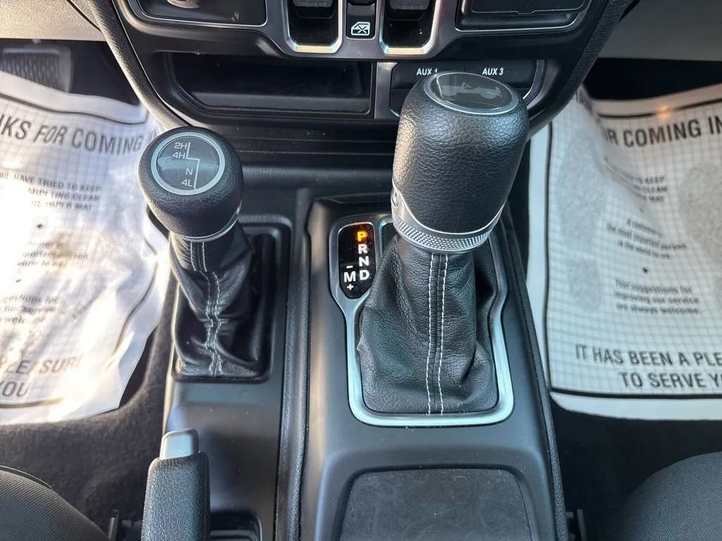 Used 2021 Jeep Wrangler Unlimited Sahara AWD/4WD image 16