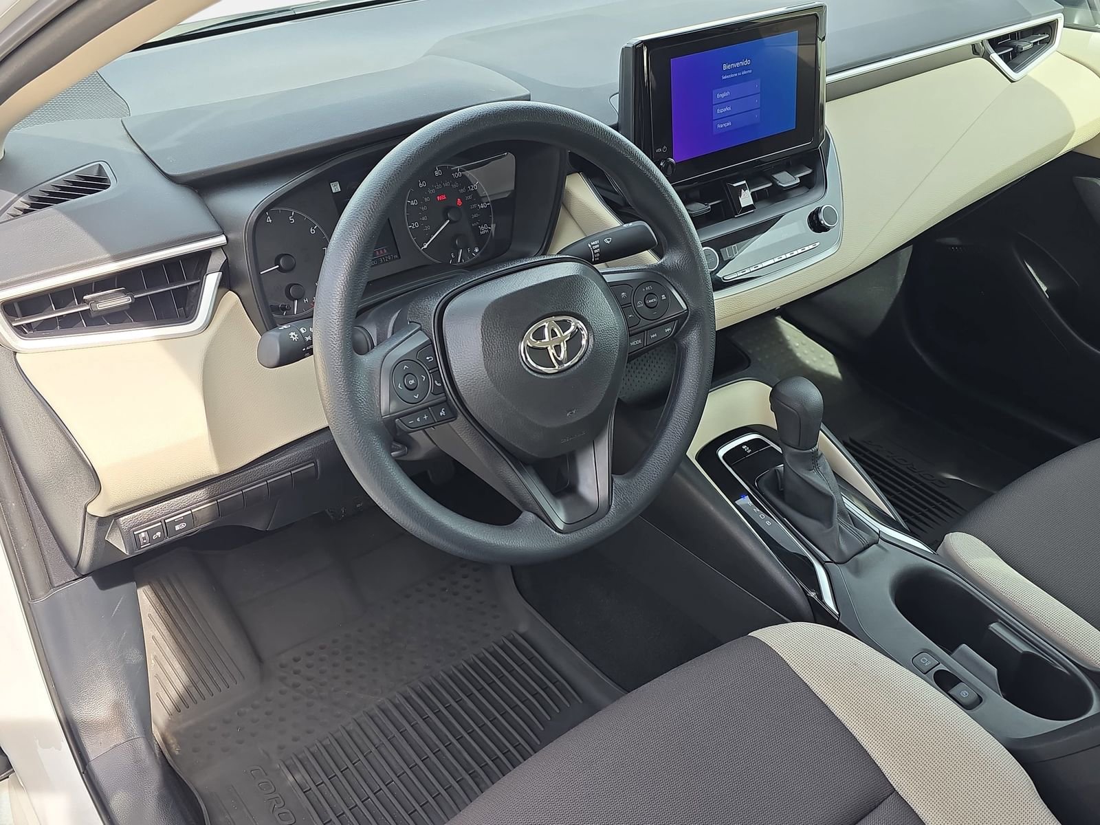 Used 2025 Toyota Corolla LE image 15