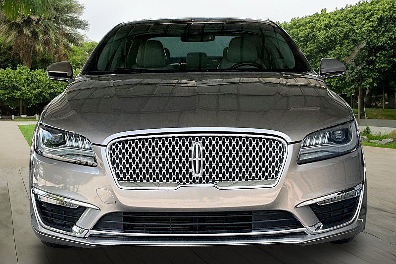 Used 2018 Lincoln MKZ Reserve w/ Climate Package FWD image 2