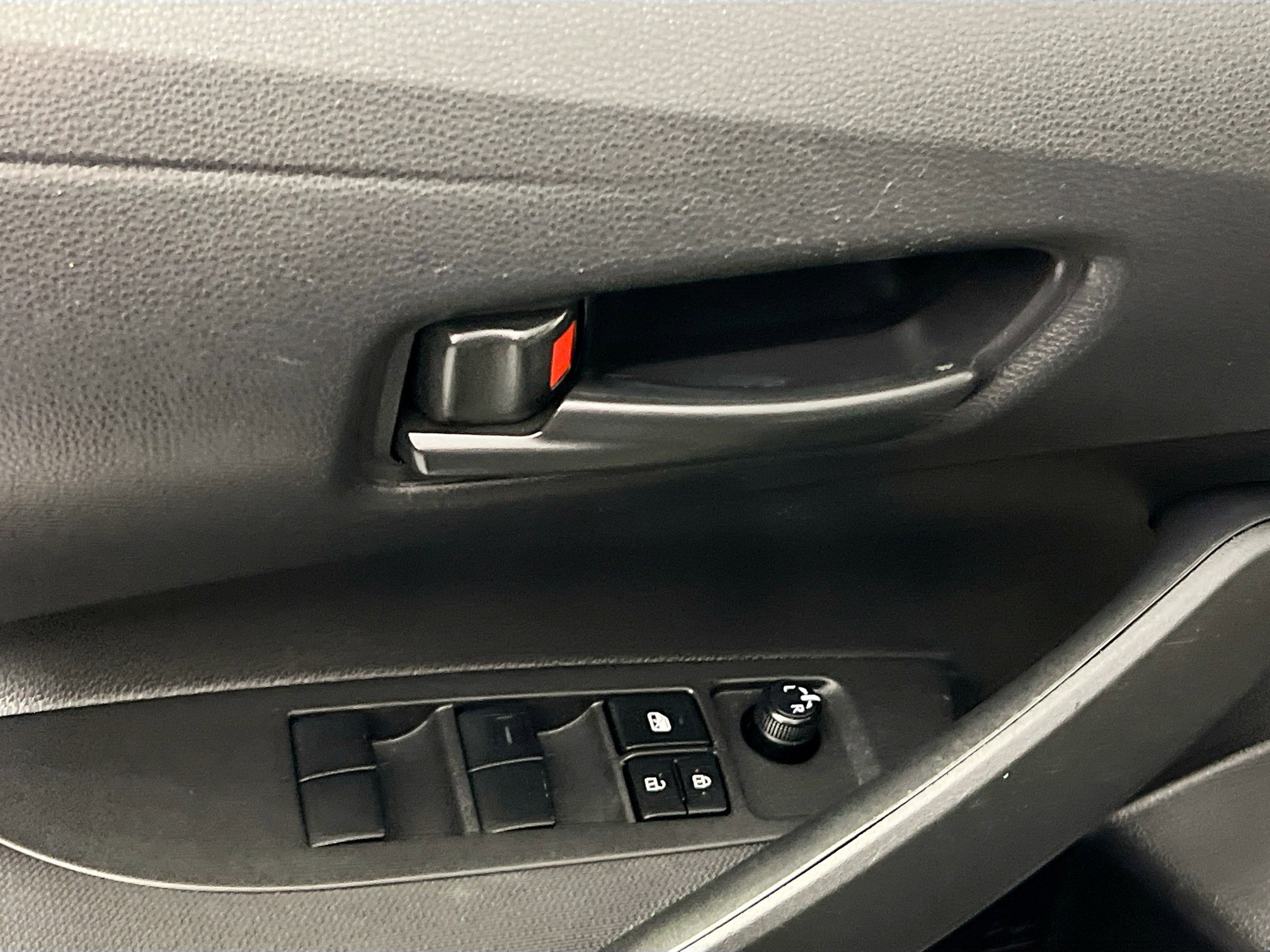 Used 2025 Toyota Corolla LE image 16