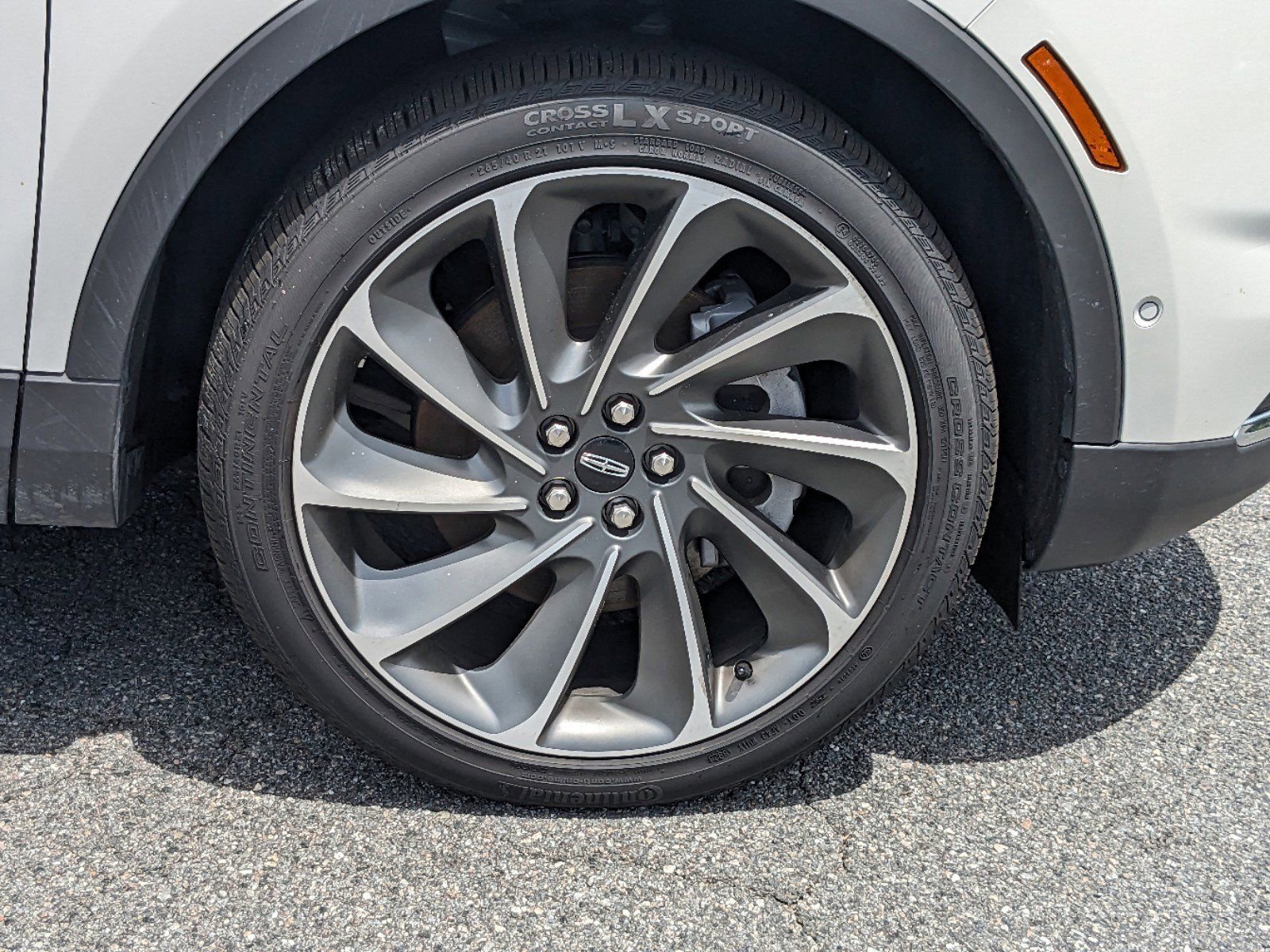 Certified 2023 Lincoln Nautilus Reserve w/ Equipment Group 202A image 11