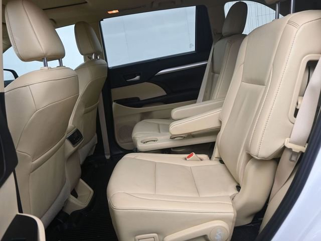 Used 2019 Toyota Highlander XLE image 13