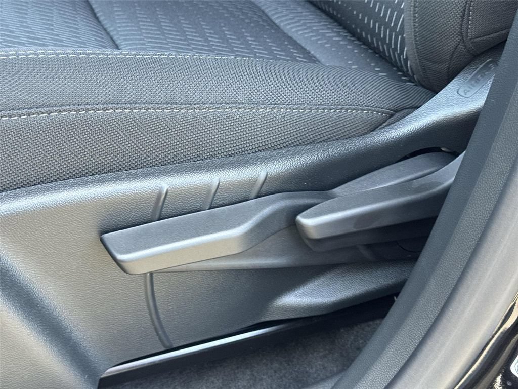 New 2027 Chevrolet Equinox LT w/ LPO, Floor Liner Package FWD image 23