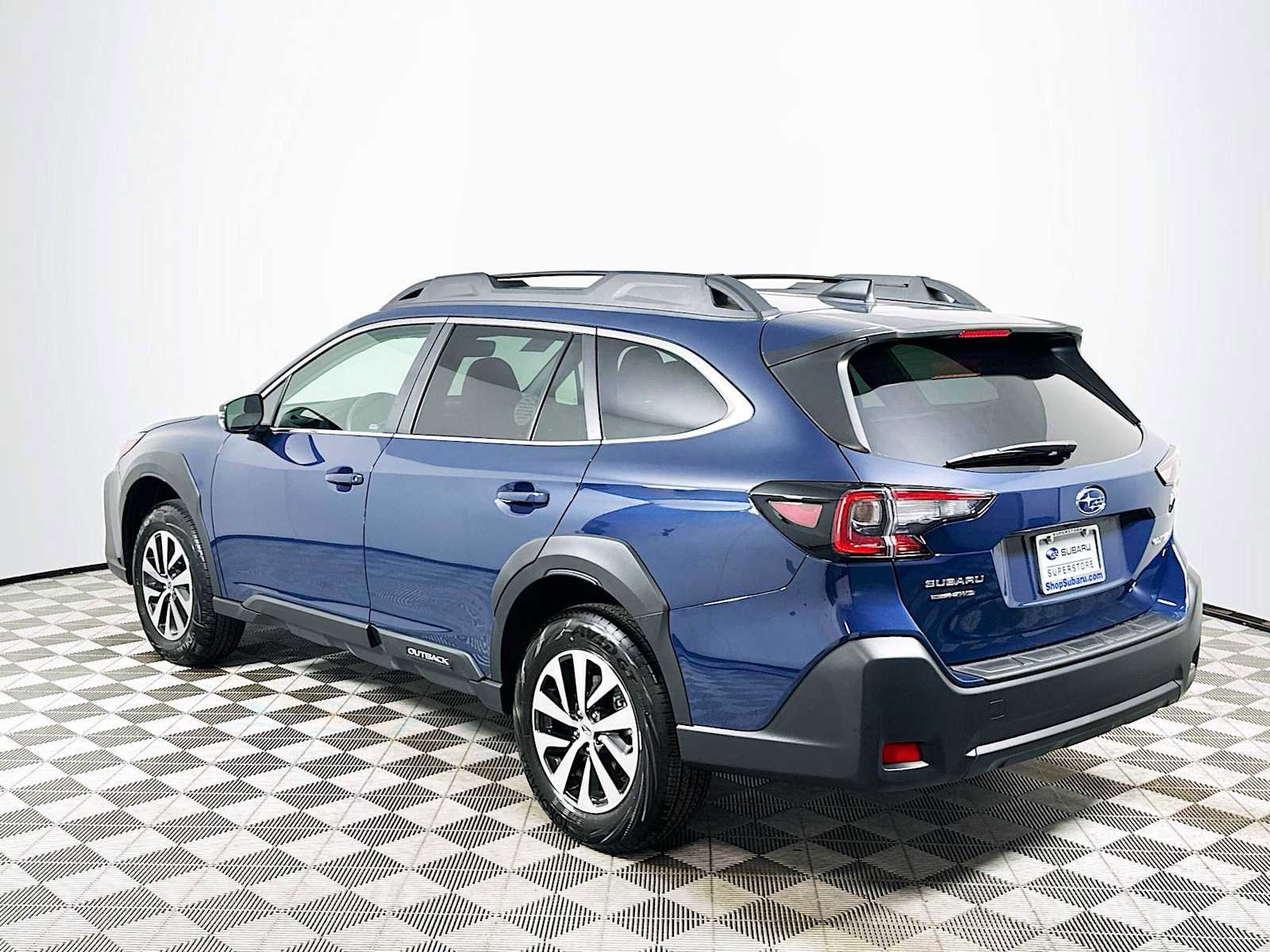 Certified 2025 Subaru Outback Premium w/ Popular Package #1A image 5