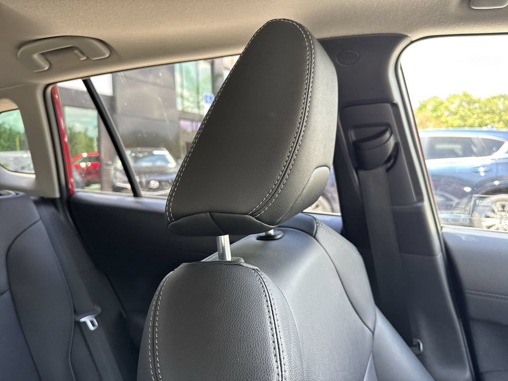 Used 2023 Toyota Corolla Cross XLE w/ Convenience Package FWD image 20
