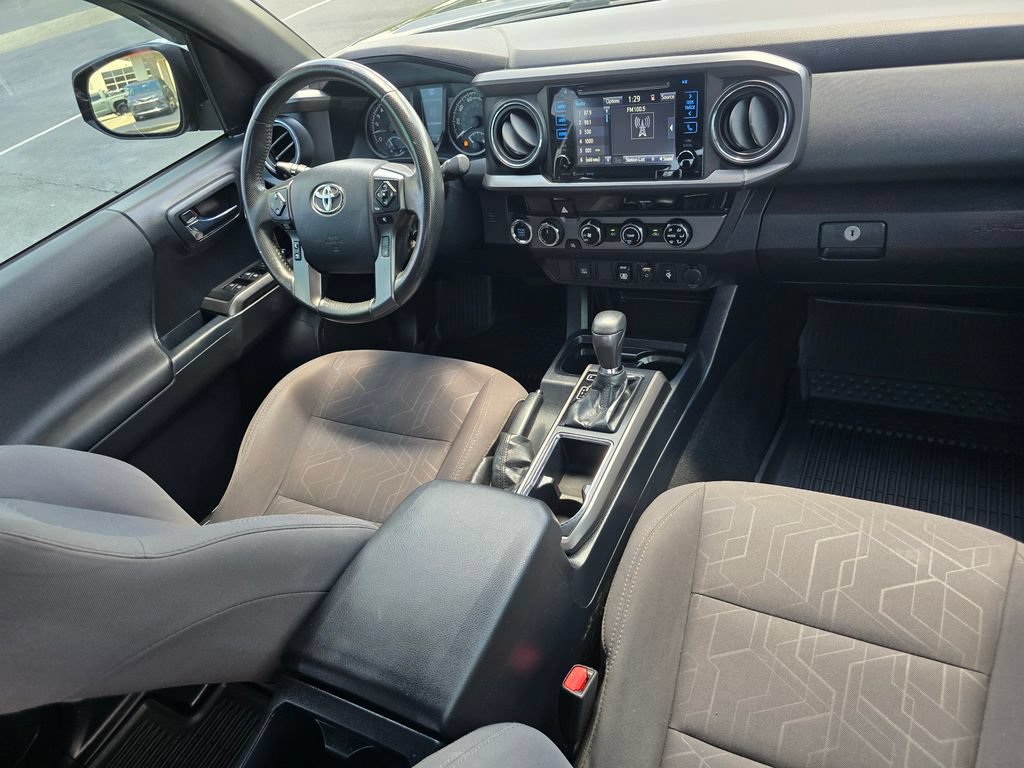 Used 2018 Toyota Tacoma TRD Off-Road AWD/4WD image 21
