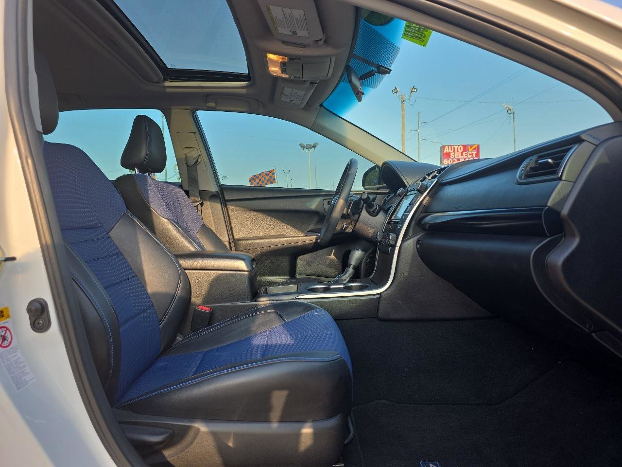 Used 2016 Toyota Camry SE FWD image 20