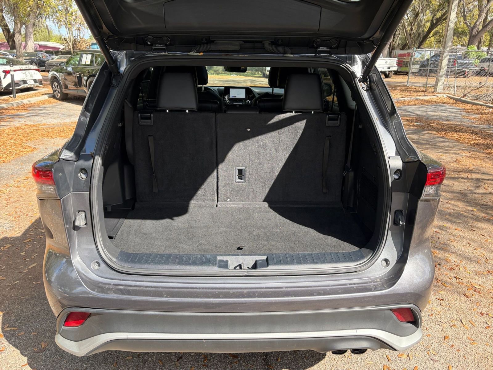 Used 2024 Toyota Highlander XSE image 31