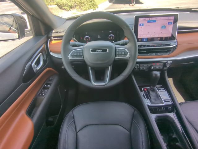 Used 2025 Jeep Compass Limited w/ Elite Group AWD/4WD image 17